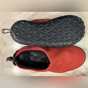 Nike ACG Moc. New in Box. M’s 10.5. Orange / black.